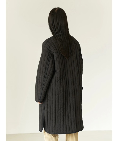 earth music&ecology(アースミュージックアンドエコロジー)の「【WEB限定】パイピングキルティングコート(ノーカラーコート・レディース・ブラック/カーキ/アイボリー・FREE)」の5枚目の写真