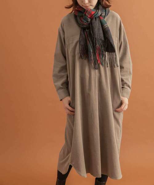 URBAN RESEARCH Sonny Label(アーバンリサーチサニーレーベル)の「コーデュロイスキッパーシャツワンピース(ワンピース・レディース・チャコールグレー/ベージュ系その他/ライトベージュ/ダークグレー・FREE)」の9枚目の写真