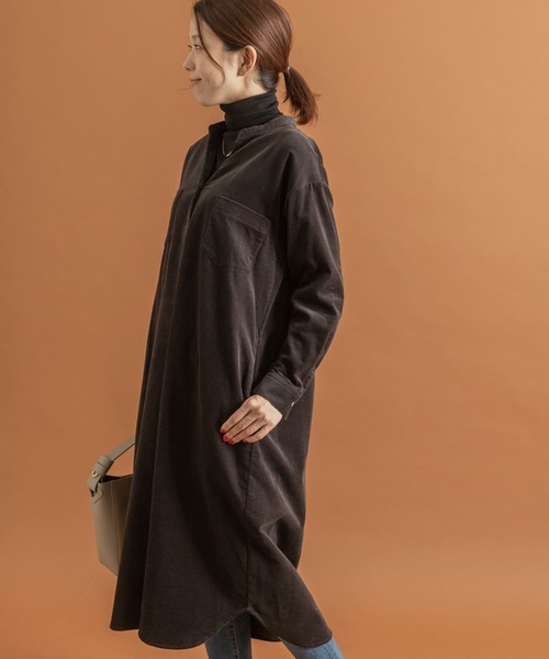 URBAN RESEARCH Sonny Label(アーバンリサーチサニーレーベル)の「コーデュロイスキッパーシャツワンピース(ワンピース・レディース・チャコールグレー/ベージュ系その他/ライトベージュ/ダークグレー・FREE)」の19枚目の写真