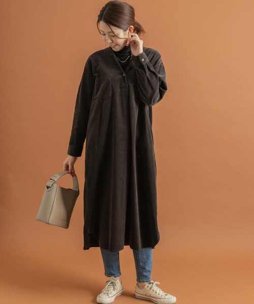 URBAN RESEARCH Sonny Label(アーバンリサーチサニーレーベル)の「コーデュロイスキッパーシャツワンピース(ワンピース・レディース・チャコールグレー/ベージュ系その他/ライトベージュ/ダークグレー・FREE)」の21枚目の写真