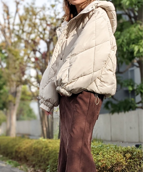 Per sist ence(パーシエンス)の「Per sist ence/パーシエンス 中綿ダイヤキルト フードブルゾン(ダウンジャケット/コート・レディース・ブラック/アイボリー/ミント/モカ/グレイッシュベージュ・FREE)」の15枚目の写真