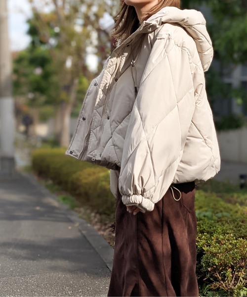 Per sist ence(パーシエンス)の「Per sist ence/パーシエンス 中綿ダイヤキルト フードブルゾン(ダウンジャケット/コート・レディース・ブラック/アイボリー/ミント/モカ/グレイッシュベージュ・FREE)」の20枚目の写真