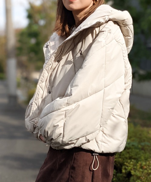 Per sist ence(パーシエンス)の「Per sist ence/パーシエンス 中綿ダイヤキルト フードブルゾン(ダウンジャケット/コート・レディース・ブラック/アイボリー/ミント/モカ/グレイッシュベージュ・FREE)」の13枚目の写真