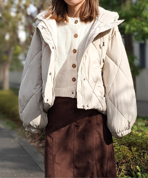 Per sist ence(パーシエンス)の「Per sist ence/パーシエンス 中綿ダイヤキルト フードブルゾン(ダウンジャケット/コート・レディース・ブラック/アイボリー/ミント/モカ/グレイッシュベージュ・FREE)」の22枚目の写真