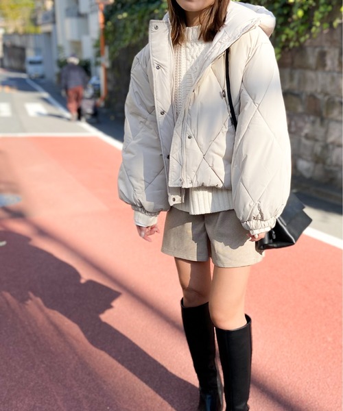 Per sist ence(パーシエンス)の「Per sist ence/パーシエンス 中綿ダイヤキルト フードブルゾン(ダウンジャケット/コート・レディース・ブラック/アイボリー/ミント/モカ/グレイッシュベージュ・FREE)」の7枚目の写真