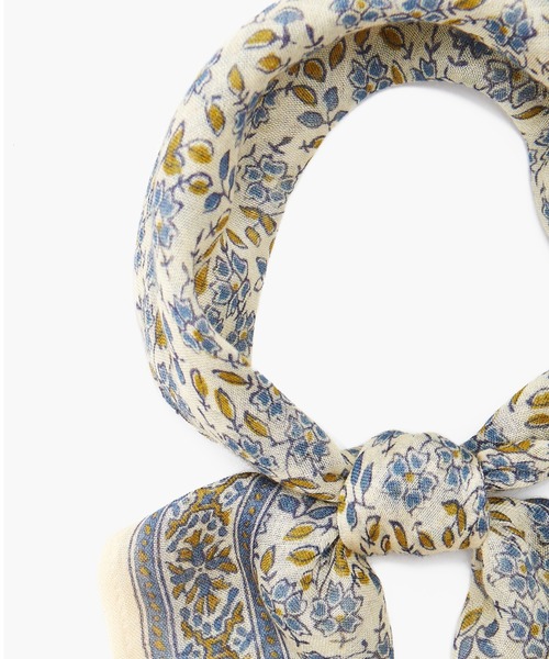 CHAN LUU(チャンルー)の「花柄 バンダナ/スカーフ DF-SC-118(ストール/ショール・レディース・ブラック/アイボリー/マルーン・フリー)」の5枚目の写真