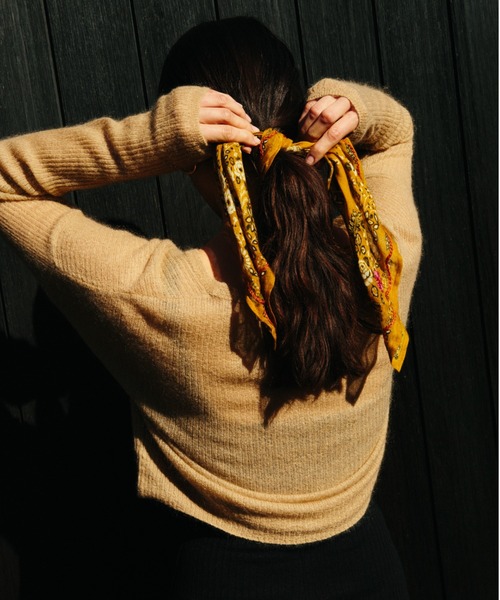 CHAN LUU(チャンルー)の「花柄 バンダナ/スカーフ DF-SC-118(ストール/ショール・レディース・ブラック/アイボリー/マルーン・フリー)」の9枚目の写真