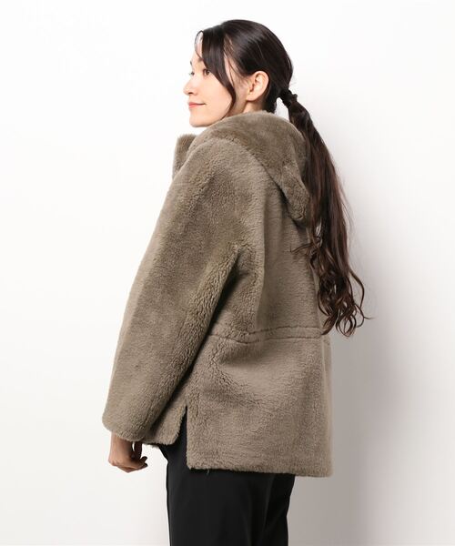 OUVRAGE CLASSE(ウヴラージュクラス)の「【SMUK/スムーク】エコファーフードジャケット(その他アウター・レディース・ベージュ/アイボリー・FREE)」の3枚目の写真