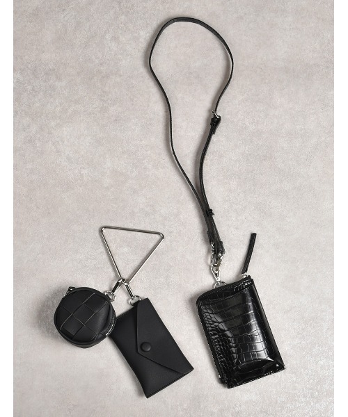 MONICA(モニカ)の「トライアングル3連マルチショルダーバッグ(ショルダーバッグ・レディース・ブラック/ベージュ/アイボリー/キャメル/グリーン/ライラック/ブルー/ピンク/ネイビー/パープル・FREE)」の11枚目の写真