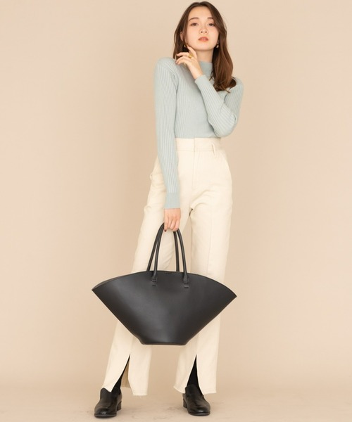 NEUNA（ヌナ）の「ヴィーガンレザー/シンプルステッチローファー（ローファー・レディース・ホワイト/ブラック・SMALL/MEDIUM/LARGE）」の22枚目の写真