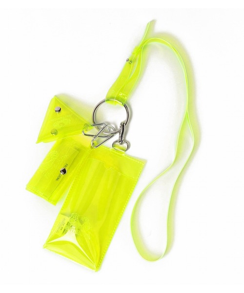 FRUIT OF THE LOOM（フルーツオブザルーム）の「FRUIT OF THE LOOM　PVC COLOR ショルダーストラップマルチポーチ（ショルダーバッグ・レディース・パープル/ブラウン/ピンク/イエロー/グリーン・FREE）」の4枚目の写真