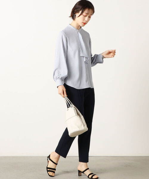 NOLLEY’S(ノーリーズ)の「ラッフルジョーゼットブラウス(シャツ/ブラウス・レディース・ホワイト/ホワイト系4/ブルー系3・38/36)」の4枚目の写真