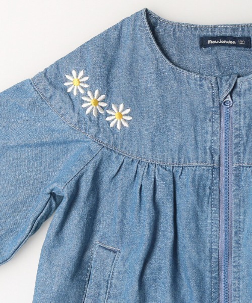 Moujonjon（ムージョンジョン）の「お花刺繍入り袖フリルデニムジャケット（デニムジャケット・キッズ・ブルー・90/120/140/110/100/130）」の6枚目の写真