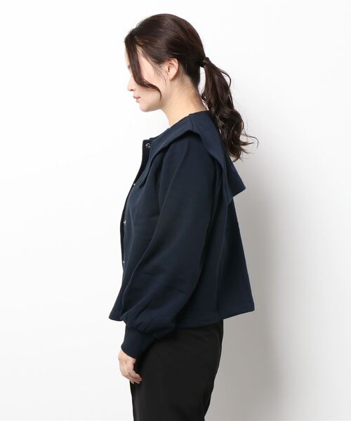 archives(アルシーヴ)の「ドットボタンセーラーカラーカーディガン(カーディガン/ボレロ・レディース・ベージュ/ネイビー/アイボリー・MEDIUM)」の4枚目の写真