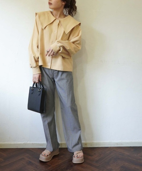 archives(アルシーヴ)の「ドットボタンセーラーカラーカーディガン(カーディガン/ボレロ・レディース・ベージュ/ネイビー/アイボリー・MEDIUM)」の15枚目の写真