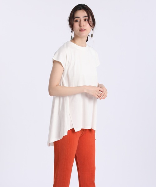 INED CLARO（イネドクラロ）の「バックギャザーチュニック（Tシャツ/カットソー・レディース・ブラック/オフホワイト/サンドグレー/ワイン・フリー）」の2枚目の写真