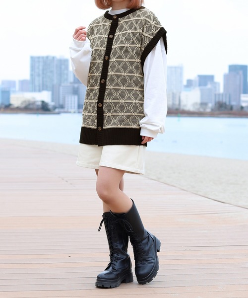 PairPair(ペアペア)の「ジャガードニットベスト(ユニセックス)(ベスト・レディース・ブラック/オレンジ/ブルー・MEDIUM/LARGE)」の4枚目の写真