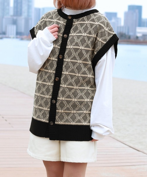 PairPair(ペアペア)の「ジャガードニットベスト(ユニセックス)(ベスト・レディース・ブラック/オレンジ/ブルー・MEDIUM/LARGE)」の5枚目の写真