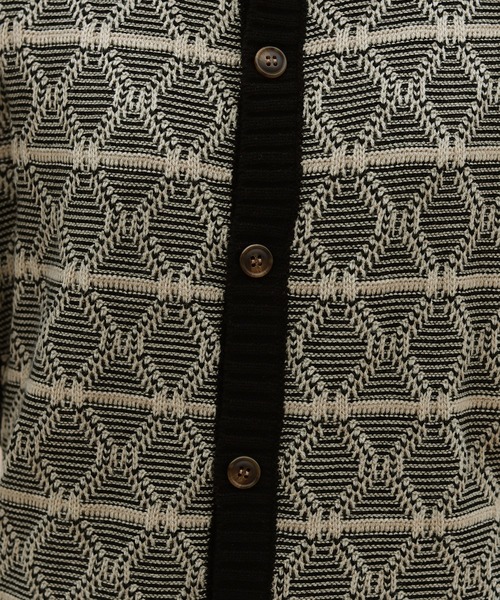 PairPair(ペアペア)の「ジャガードニットベスト(ユニセックス)(ベスト・レディース・ブラック/オレンジ/ブルー・MEDIUM/LARGE)」の12枚目の写真