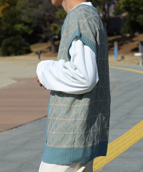 PairPair(ペアペア)の「ジャガードニットベスト(ユニセックス)(ベスト・レディース・ブラック/オレンジ/ブルー・MEDIUM/LARGE)」の19枚目の写真