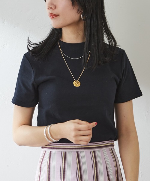 SHENERY(シーナリー)の「シンプルTEE(Tシャツ/カットソー・レディース・オフホワイト/ネイビー/イエロー・2/1)」の1枚目の写真