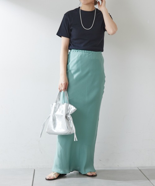 SHENERY(シーナリー)の「シンプルTEE(Tシャツ/カットソー・レディース・オフホワイト/ネイビー/イエロー・2/1)」の21枚目の写真