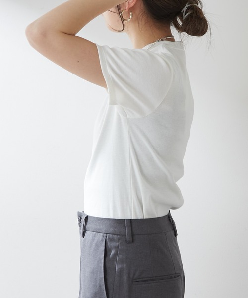 SHENERY(シーナリー)の「シンプルTEE(Tシャツ/カットソー・レディース・オフホワイト/ネイビー/イエロー・2/1)」の8枚目の写真