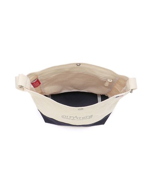 Manhattan Portage(マンハッタンポーテージ)の「North Brother Shoulder Bag Canvas Lite 2022(ショルダーバッグ・メンズ・オレンジ/ネイビー・X-SMALL)」の7枚目の写真