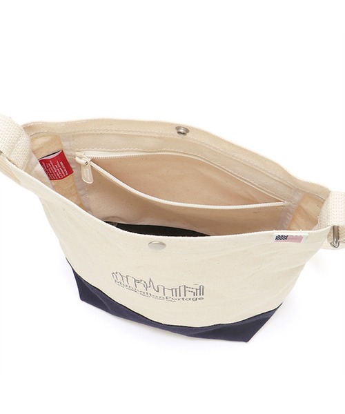 Manhattan Portage(マンハッタンポーテージ)の「North Brother Shoulder Bag Canvas Lite 2022(ショルダーバッグ・メンズ・オレンジ/ネイビー・X-SMALL)」の9枚目の写真