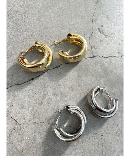 EMODA（エモダ）の「ダブルボリュームピアス（ピアス（両耳用）・レディース・シルバー/ゴールド・FREE）」の7枚目の写真