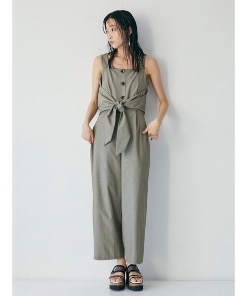MURUA（ムルーア）の「リボンボタンロンパース（つなぎ/オールインワン・レディース・ブラック/カーキ/アイボリー・1/2）」の20枚目の写真