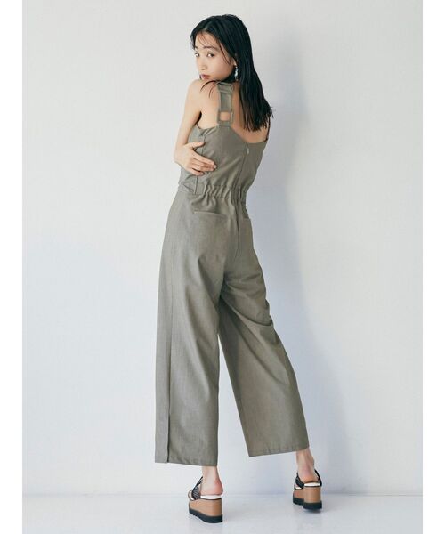 MURUA（ムルーア）の「リボンボタンロンパース（つなぎ/オールインワン・レディース・ブラック/カーキ/アイボリー・1/2）」の9枚目の写真