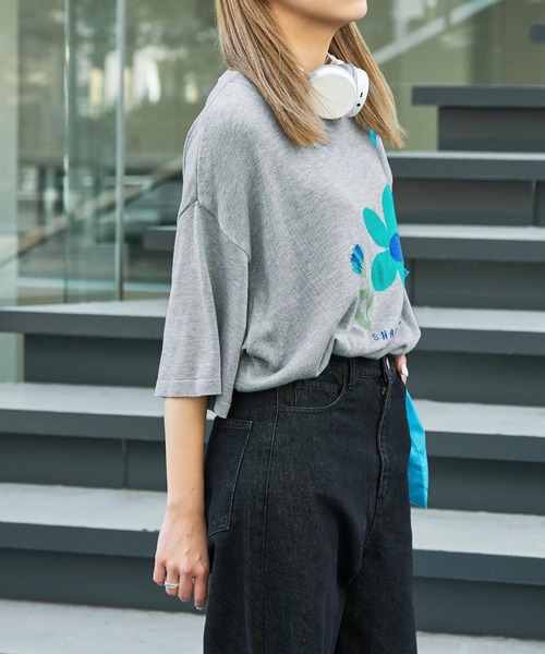 Snap club(スナップクラブ)の「【Snap club】フラワージャガード サマーニット/半袖ニット(ニット/セーター・メンズ・ライトグレー/ブルー/ダークネイビー・M/L)」の4枚目の写真