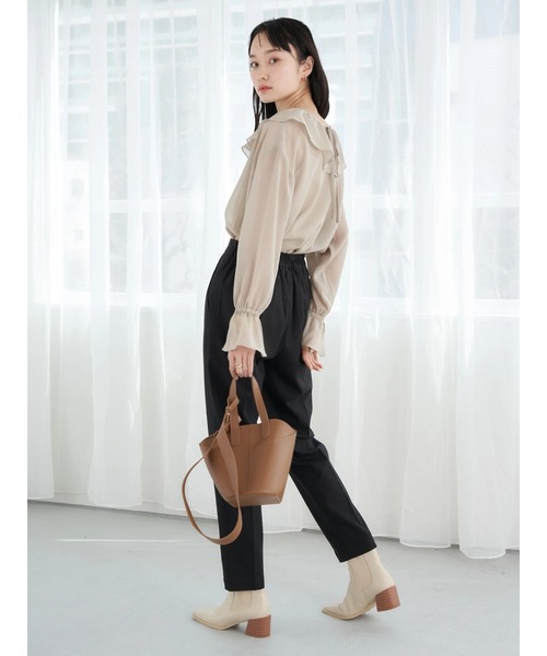 earth music&ecology（アースミュージックアンドエコロジー）の「リネン混テーパードパンツ（その他パンツ・レディース・ブラック/ベージュ/イエロー/ライム・S/M/L）」の9枚目の写真