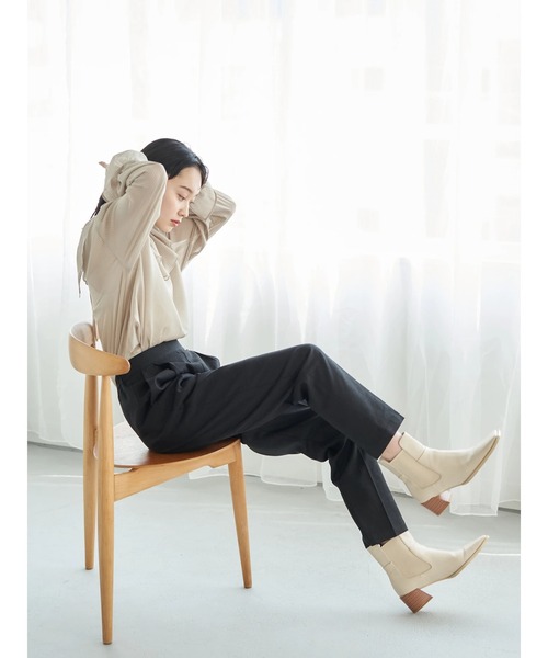 earth music&ecology（アースミュージックアンドエコロジー）の「リネン混テーパードパンツ（その他パンツ・レディース・ブラック/ベージュ/イエロー/ライム・S/M/L）」の11枚目の写真