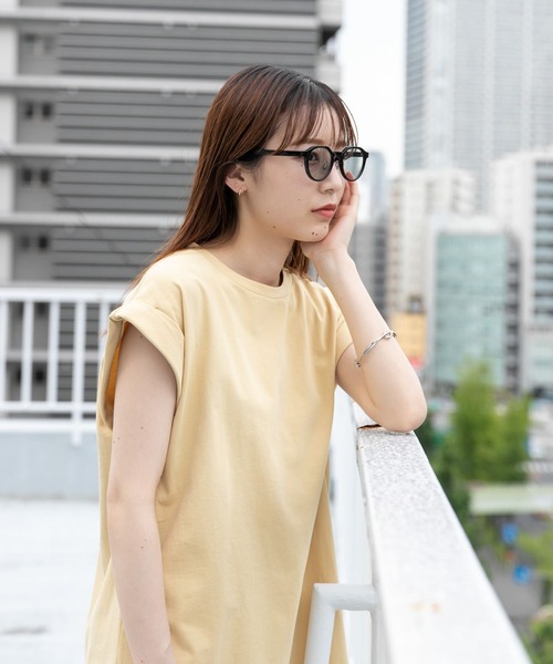 SMELLY（スメリー）の「ボストンシェイプサングラス（サングラス・レディース・ブラウン系その他/ブラック・-）」の4枚目の写真