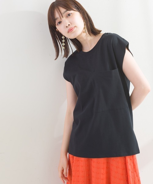 FURRY(ファーリー)の「サスティナブルビッグポケットトップス(Tシャツ/カットソー・レディース・ブラック/ベージュ/レッド/オフホワイト/ブルー・FREE)」の3枚目の写真