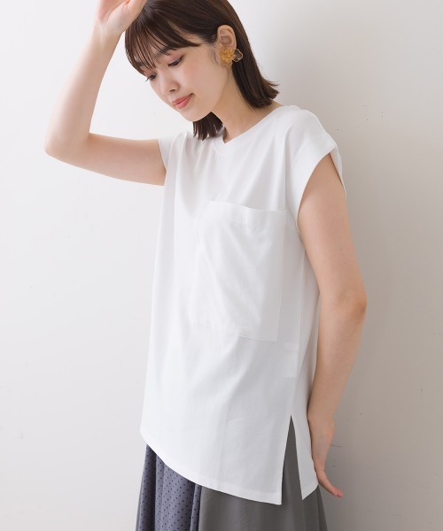 FURRY(ファーリー)の「サスティナブルビッグポケットトップス(Tシャツ/カットソー・レディース・ブラック/ベージュ/レッド/オフホワイト/ブルー・FREE)」の6枚目の写真