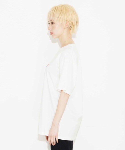 X-girl（エックスガール）の「TOY BLOCK LOGO S/S TEE/ブランドロゴ/ネオンカラー ロゴTシャツ（Tシャツ/カットソー・レディース・ホワイト/ブラック/ライトパープル・S/M/L/XL）」の6枚目の写真