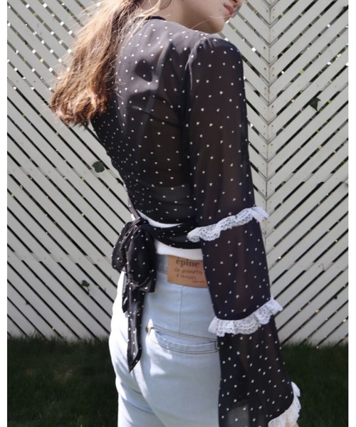 epine（エピヌ）の「Bell sleeve lace 2way bolero（カーディガン/ボレロ・レディース・ホワイト/ブラック・FREE）」の12枚目の写真