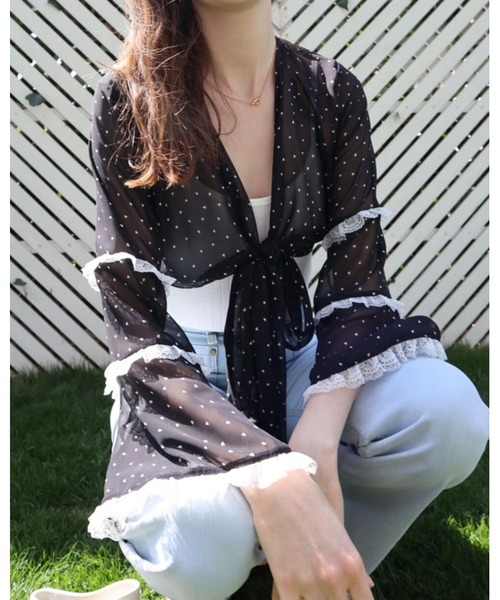 epine（エピヌ）の「Bell sleeve lace 2way bolero（カーディガン/ボレロ・レディース・ホワイト/ブラック・FREE）」の7枚目の写真