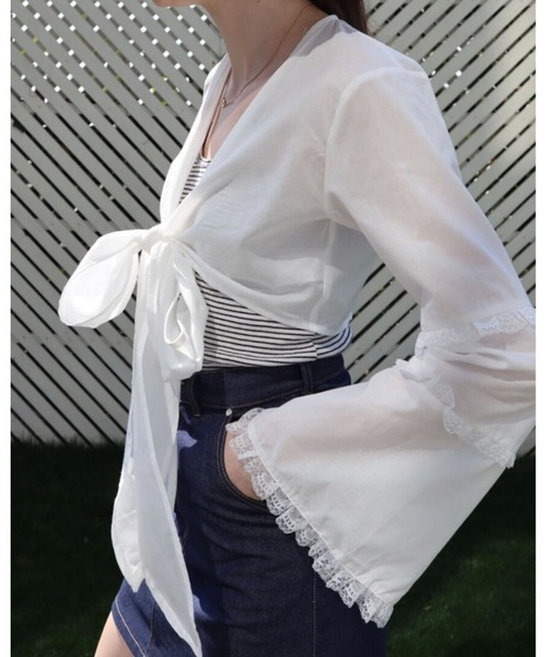 epine（エピヌ）の「Bell sleeve lace 2way bolero（カーディガン/ボレロ・レディース・ホワイト/ブラック・FREE）」の5枚目の写真