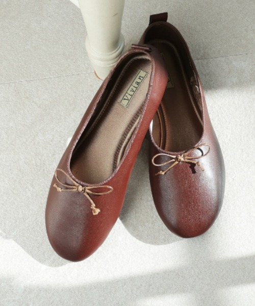 VIVIAN（ヴィヴィアン）の「ラウンドトゥフラットバレエシューズ（バレエシューズ・レディース・ブラック/キャメル/ダークブラウン/ベージュ/レッド/グリーン・S/M/L/LL）」の3枚目の写真