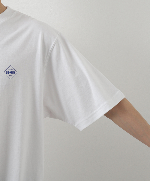 417 EDIFICE（フォーワンセブンエディフィス）の「【GO-PFOR / ゴー・ファー】別注 ロゴプリント Tシャツ（Tシャツ/カットソー・メンズ・ブラック/ホワイト・SMALL/MEDIUM/LARGE）」の9枚目の写真