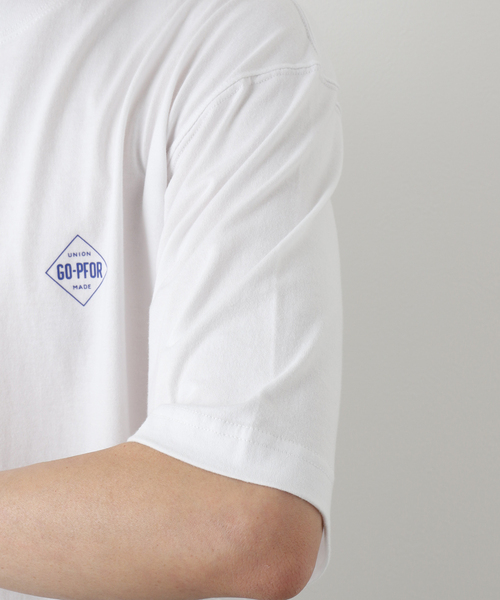 417 EDIFICE（フォーワンセブンエディフィス）の「【GO-PFOR / ゴー・ファー】別注 ロゴプリント Tシャツ（Tシャツ/カットソー・メンズ・ブラック/ホワイト・SMALL/MEDIUM/LARGE）」の10枚目の写真