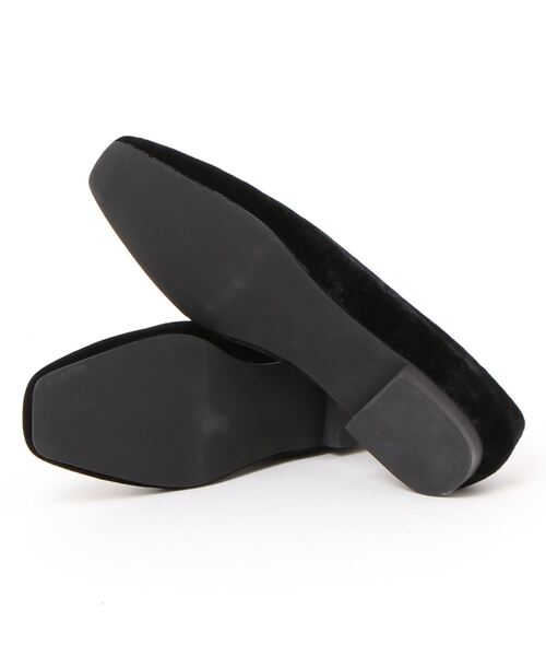 CLANE(クラネ)の「VELVET FLAT SHOES(その他シューズ・レディース・ベージュ/ブラック・36/37/38)」の4枚目の写真