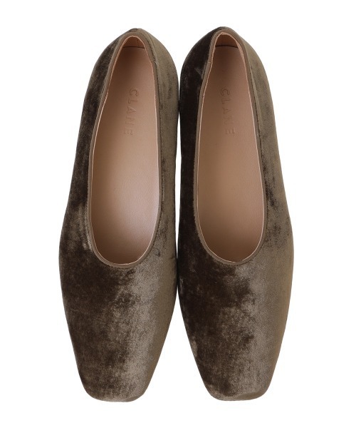 CLANE(クラネ)の「VELVET FLAT SHOES(その他シューズ・レディース・ベージュ/ブラック・36/37/38)」の10枚目の写真