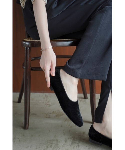 CLANE(クラネ)の「VELVET FLAT SHOES(その他シューズ・レディース・ベージュ/ブラック・36/37/38)」の15枚目の写真