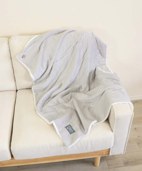 emesuelee（エメスーリー）の「4WAYベロア風裏ボアブランケットS（ブランケット・レディース・モカ/ブルー/サックスブルー/ピンク・フリー）」の7枚目の写真