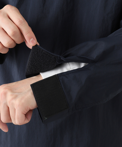 SALVAGE PUBLIC(サルベージパブリック)の「【SALVAGE PUBLIC / サルベージパブリック】Nylon Standneck Shirt(その他トップス・メンズ・ネイビー/グリーン・MEDIUM/LARGE)」の11枚目の写真